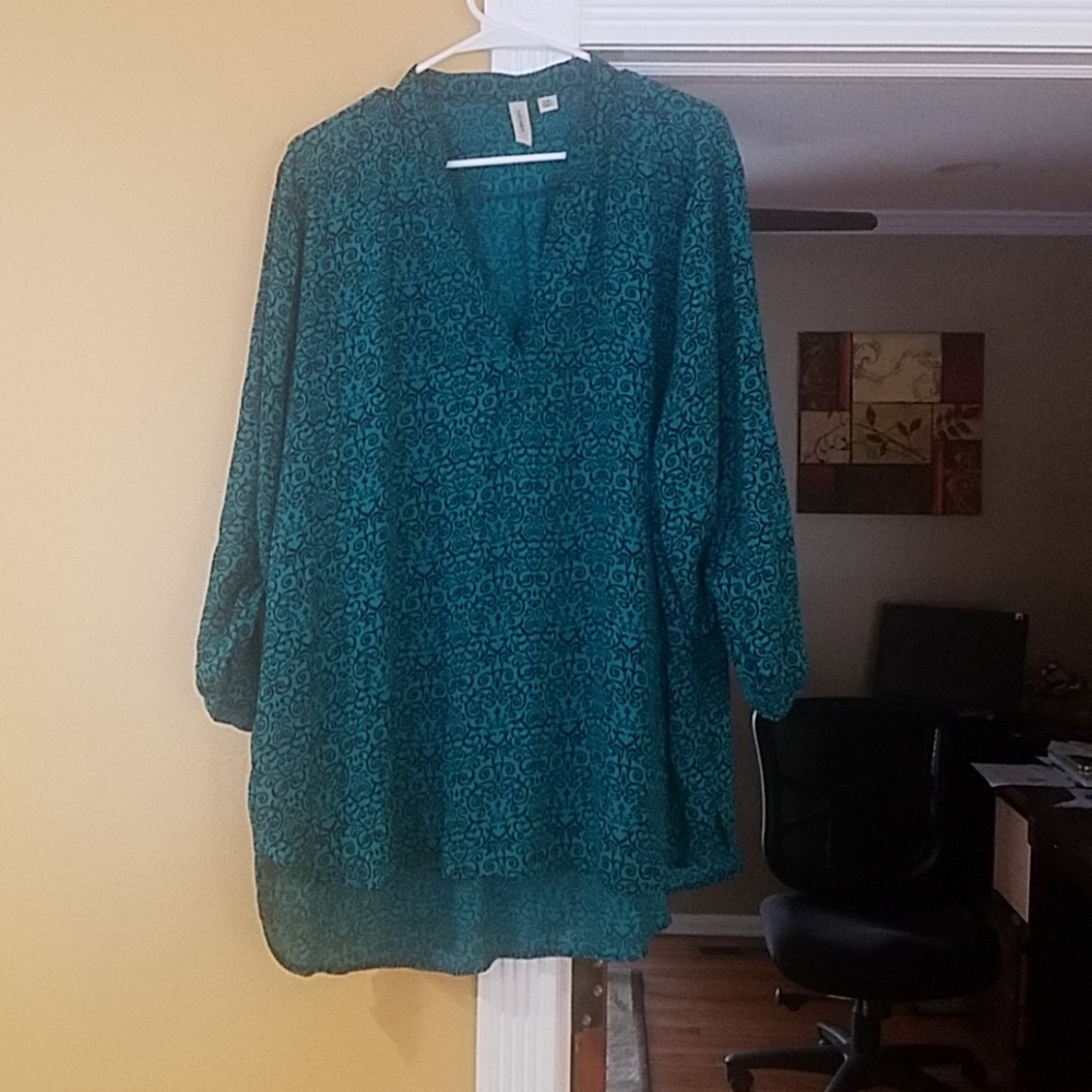 Beautiful blouse 2x green blue